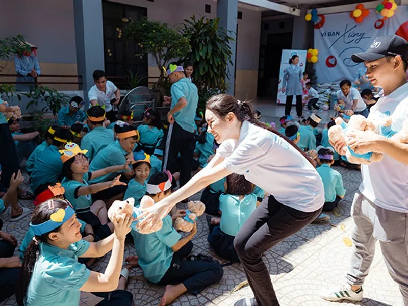 Hình ảnh một trận đá gà cổ xưa, thể hiện lịch sử lâu đời của bộ môn này