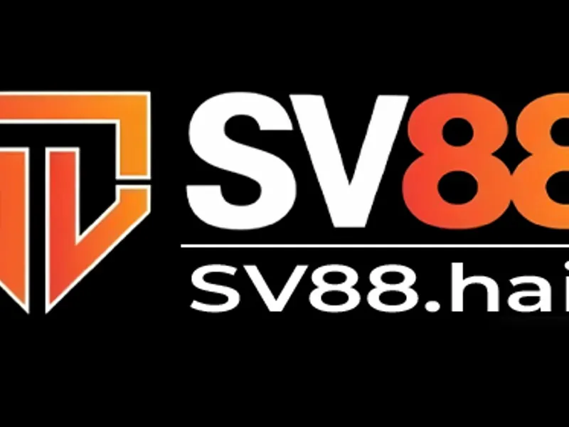 Hình ảnh gà đá cựa dao, nổi bật với cựa dao sắc lẹm và trận đấu tốc độ cao