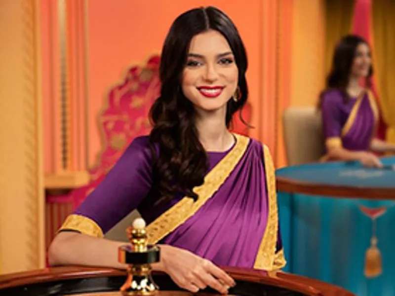 Hình ảnh gà chiến đang thi đấu trong không khí sôi động